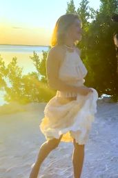 Sydney Sweeney Dance on the Beach 04/21/2024