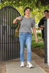 Tiffani Thiessen in Casual Outfit Out in Encino 04-23-2024