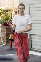 Whitney Port Embraces a Natural Look in Studio City 04-21-2024