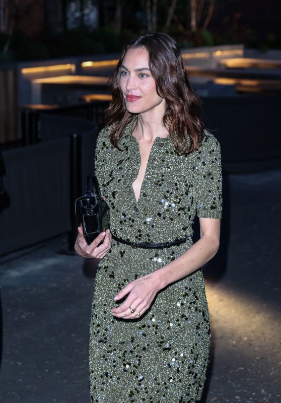 Alexa Chung Arriving for the Gucci Cruise 2025 Fashion Show in London 05-13-2024
