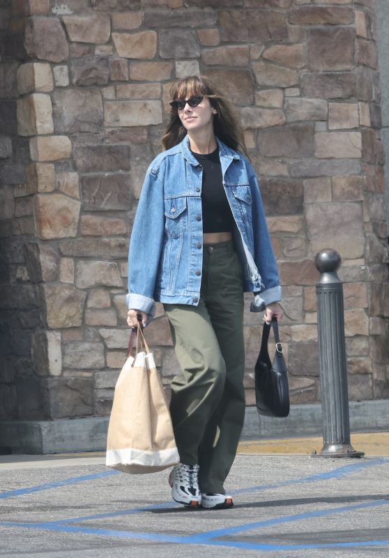 Alison Brie Shopping at Gelson