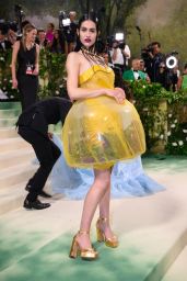 Amelia Hamlin at Met Gala 2024