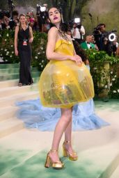 Amelia Hamlin at Met Gala 2024