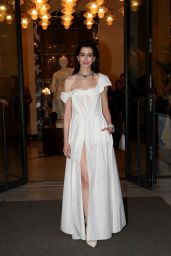 Anne Hathaway at the Bulgari Hotel in Rome 05-20-2024
