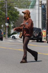 Ashlee Simpson Runs Errands in LA 05-13-2024