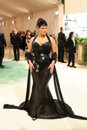 Ashley Graham at Met Gala 2024 (more photos)