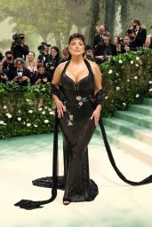 Ashley Graham at Met Gala 2024 (more photos)