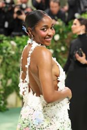 Ayo Edebiri Shines at the 2024 Met Gala with Loewe