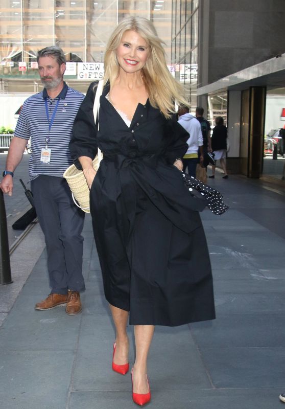 Christie Brinkley Stepped Out of NBC Studios in New York 05-28-2024