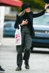 Diane Keaton Running Errands in Los Angeles 05-24-2024
