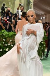 Doja Cat Stuns in Unconventional Met Gala Ensemble, Embracing the Theme with Daring Fashion Choices