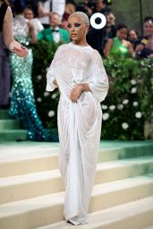 Doja Cat Stuns in Unconventional Met Gala Ensemble, Embracing the Theme with Daring Fashion Choices