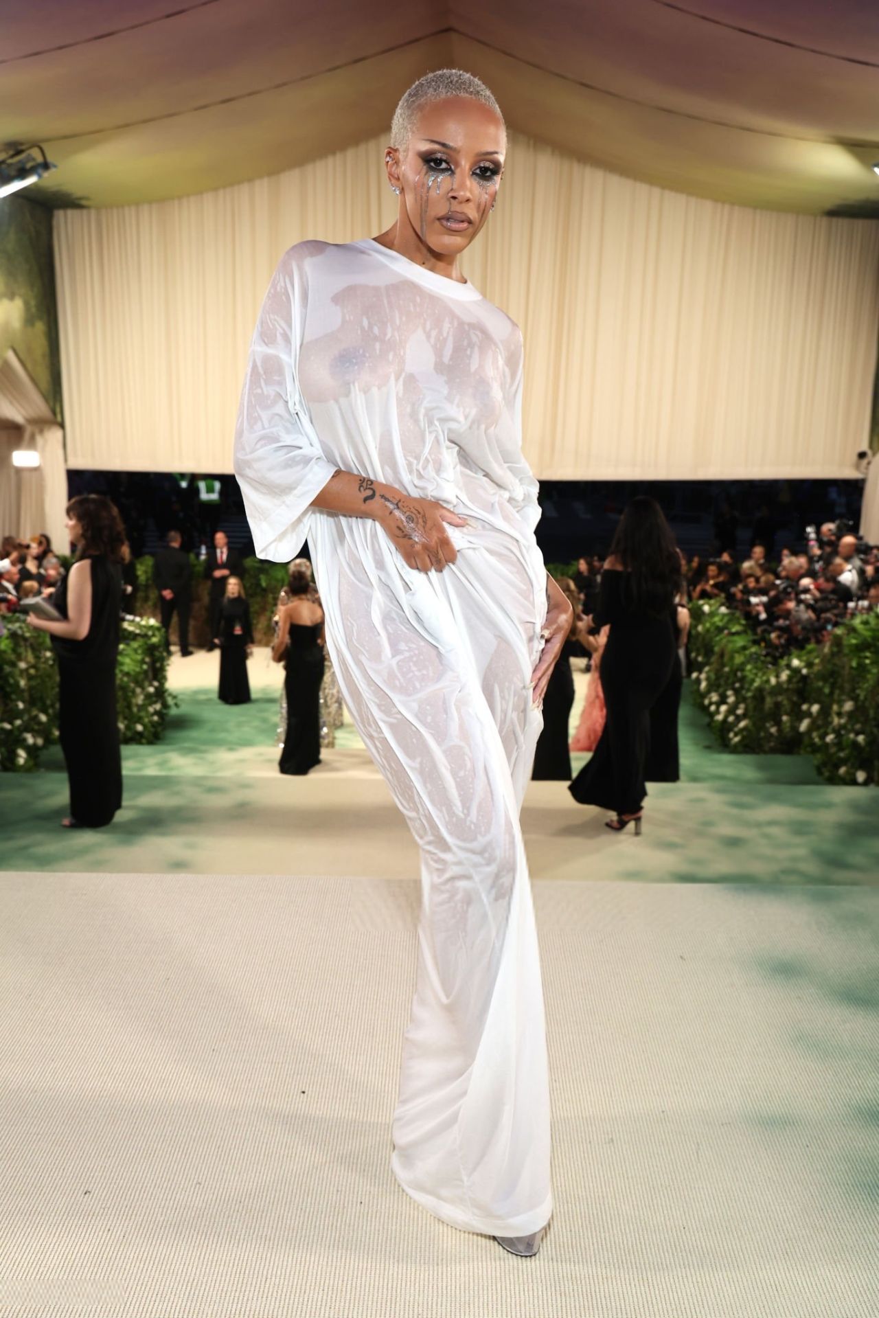 Doja Cat Stuns in Unconventional Met Gala Ensemble, Embracing the Theme ...