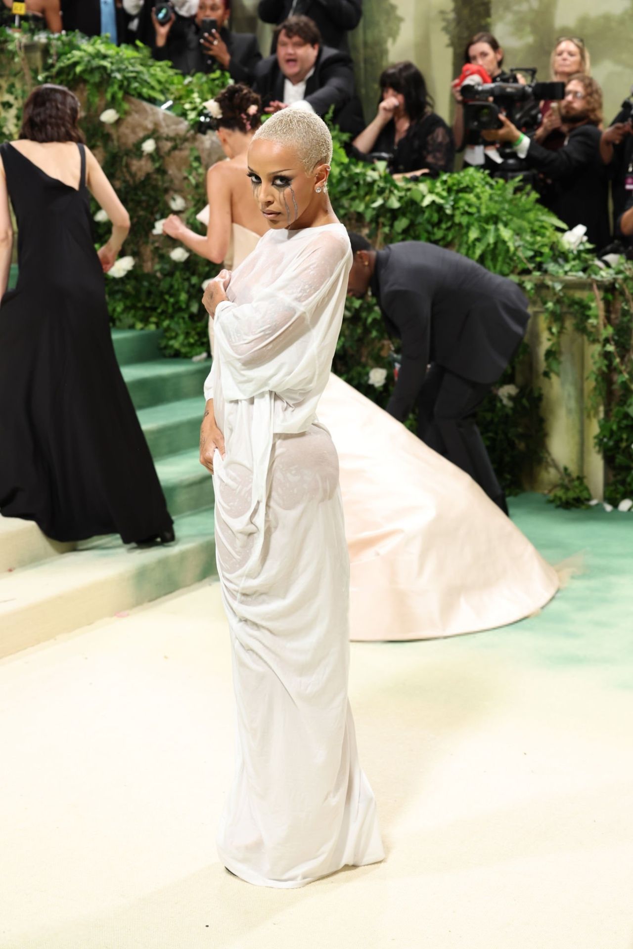 Doja Cat Stuns in Unconventional Met Gala Ensemble, Embracing the Theme ...