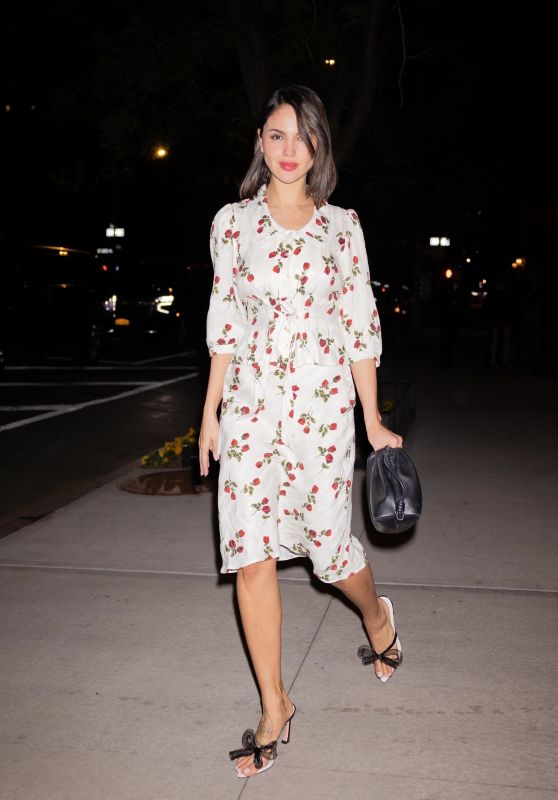 Eiza Gonzalez Arrives at Derek Blasberg