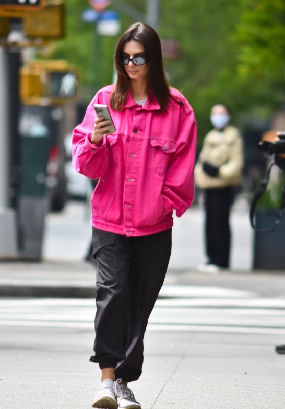 Emily Ratajkowski Out in New York May 05-13-2024