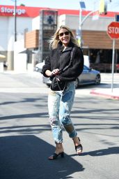 Emma Slater Street Style - Los Angeles 05-01-2024