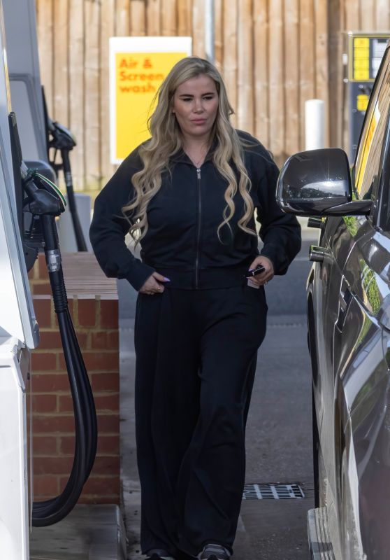 Georgia Kousoulou at a Gas Station in Brentwood 05-01-2024