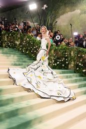 Gigi Hadid in Floral Gown at 2024 Met Gala