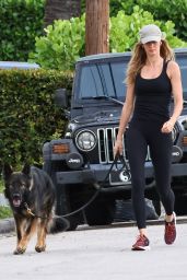 Gisele Bundchen Out in Miami 04-30-2024