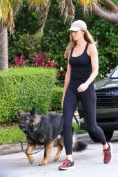 Gisele Bundchen Out in Miami 04-30-2024