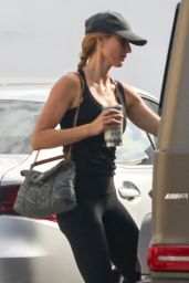 Gisele Bundchen Out in Miami 05-09-2024