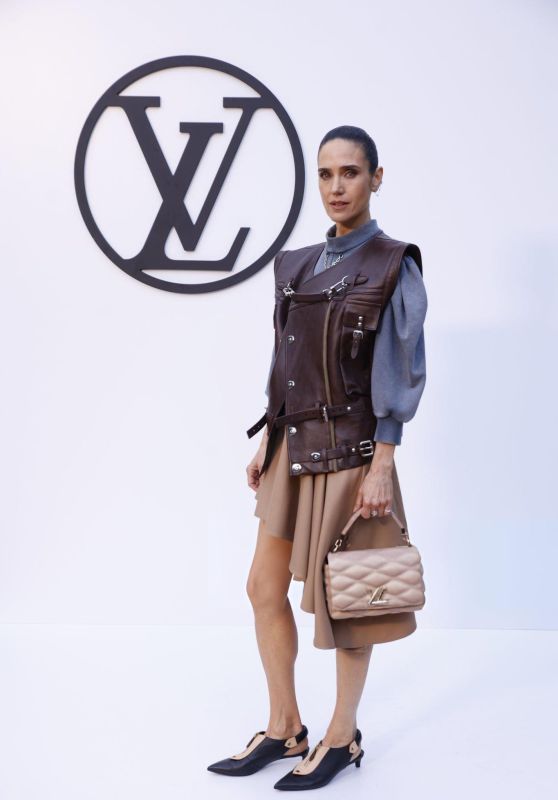 Jennifer Connelly – Louis Vuitton Photocall Fashion Show in Barcelona 05-23-2024