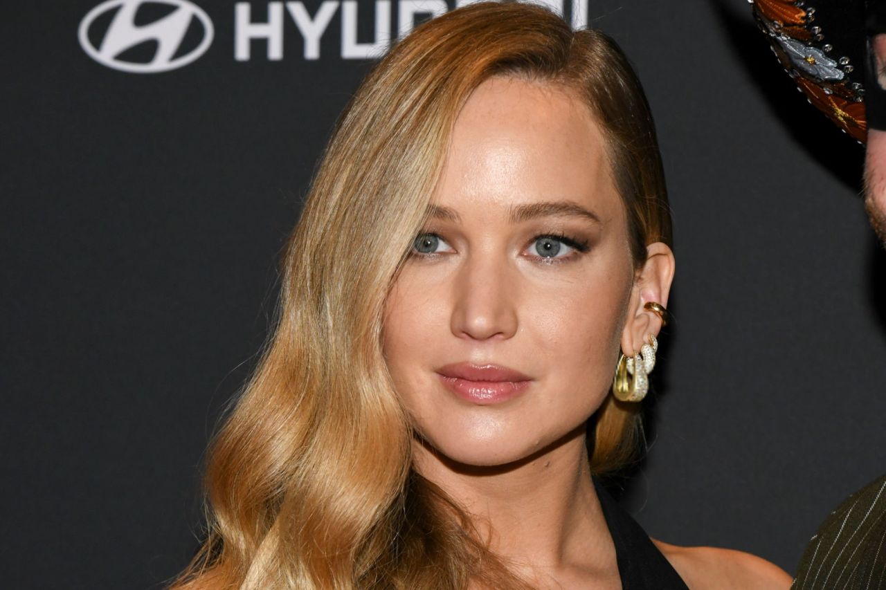 Jennifer Lawrence Stuns In Glamorous Attire At The GLAAD Media Awards ...