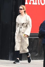 Jennifer Lawrence Wearing a Stylish Sports Outfit in New York 05-30-2024