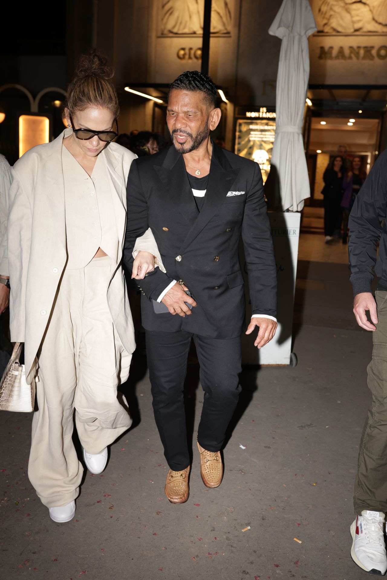 Jennifer Lopez and Manager Benny Medina at Gigi Manko Restaurant in ...