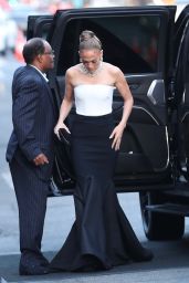 Jennifer Lopez Arrives at the Netflix Premiere of "Atlas" in Los Angeles 05-20-2024