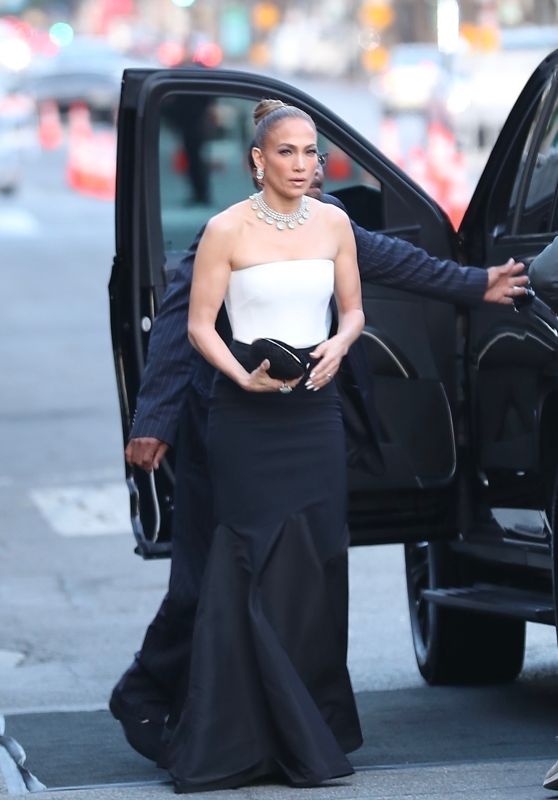 Jennifer Lopez Arrives at the Netflix Premiere of "Atlas" in Los Angeles 05-20-2024