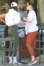 Jessie J in a Pair of Tight Orange Leggings in Los Angeles 05-07-2024