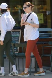 Jessie J in a Pair of Tight Orange Leggings in Los Angeles 05-07-2024