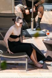 Jessie J in Bikini Top at the Pool - Rio de Janeiro 05-03-2024