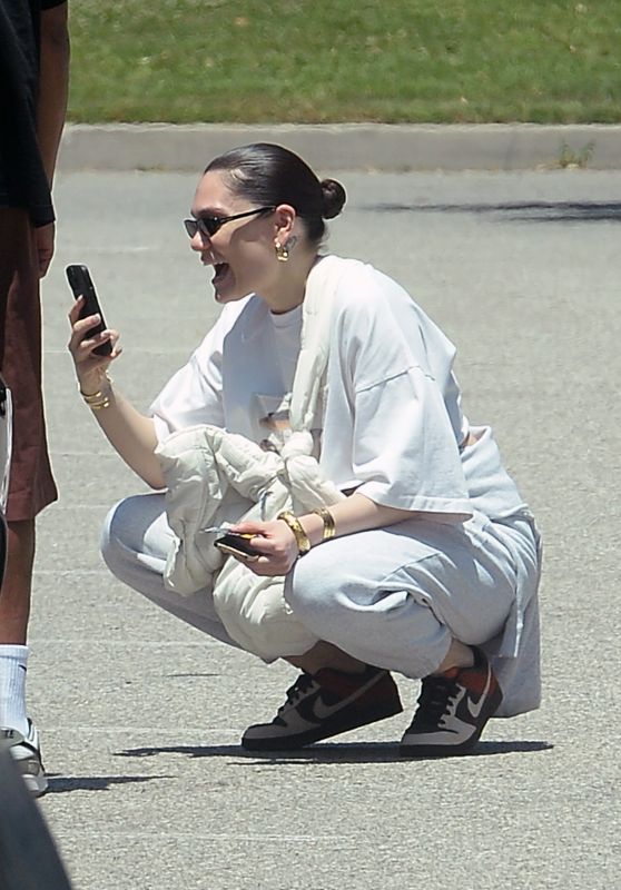 Jessie J Out in Los Angeles 05-09-2024