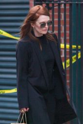 Julianne Moore Stroll in New York 05-14-2024
