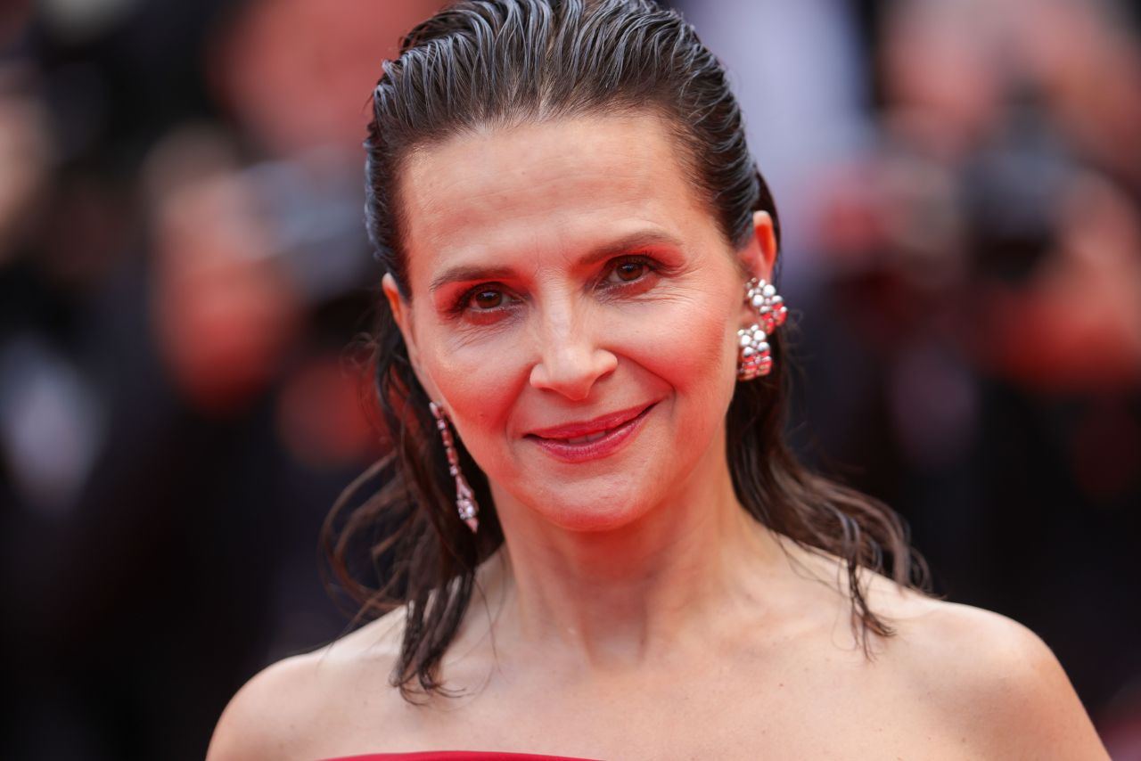 Juliette Binoche – Cannes Film Festival Opening Ceremony 05-14-2024 ...