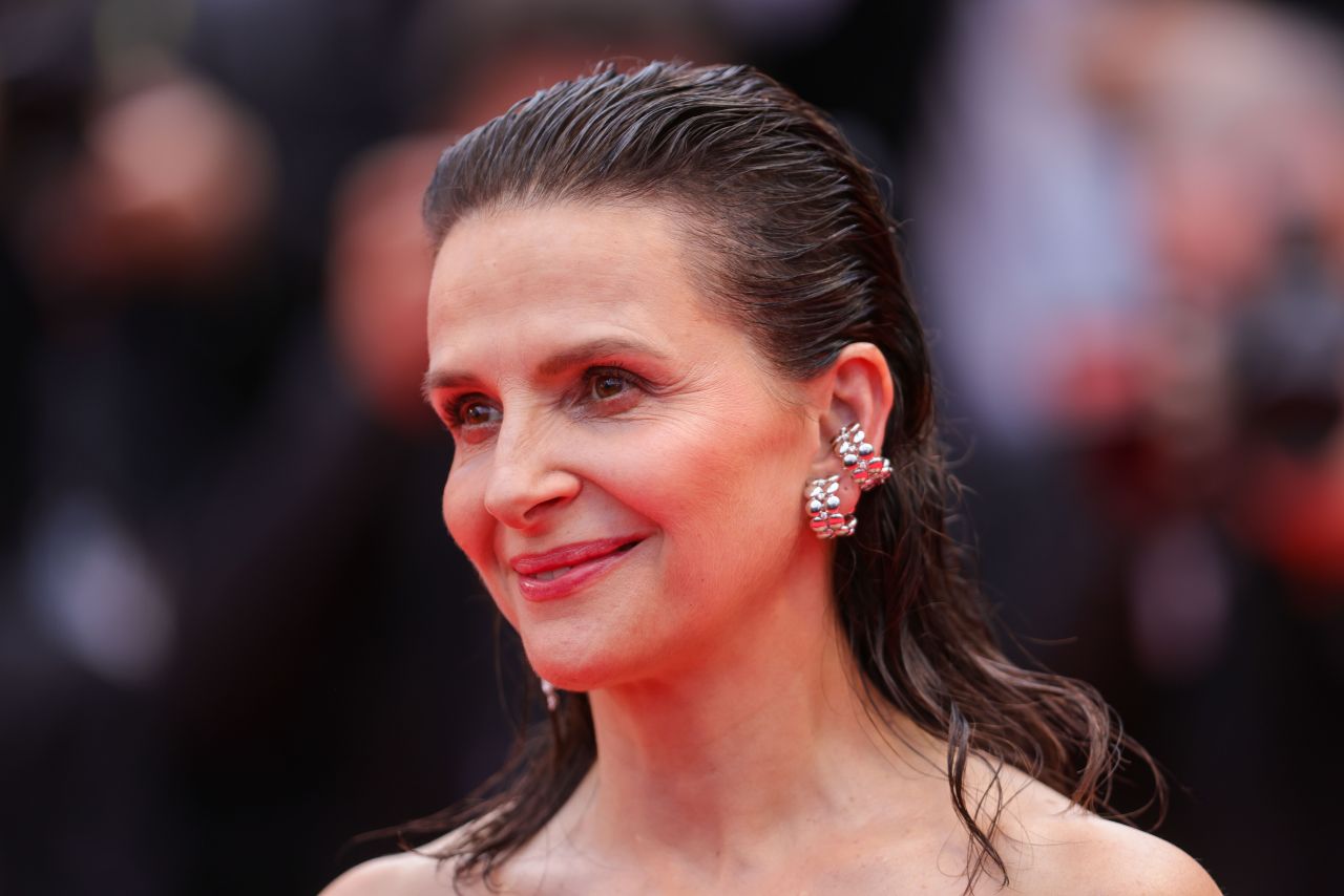 Juliette Binoche – Cannes Film Festival Opening Ceremony 05-14-2024 ...