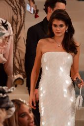 Kaia Gerber Exits the Met Gala in a White Dress in New York 05-06-2024