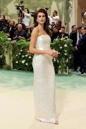 Kaia Gerber Stuns in Elegant Prada Gown at 2024 MET Gala