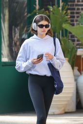 Kaia Gerber Stuns in Sporty Attire While Roaming NYC Streets 04-30-2024