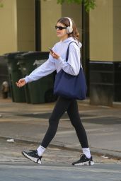 Kaia Gerber Stuns in Sporty Attire While Roaming NYC Streets 04-30-2024