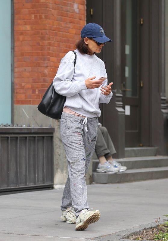 Katie Holmes Out in New York 05-17-2024