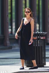 Katie Holmes Stuns in Effortless Black Dress During NYC Coffee Run 05-01-2024