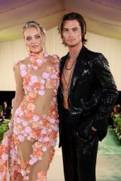 Kelsea Ballerini and Chase Stokes Make a Stunning Debut at the 2024 Met Gala