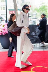 Kendall Jenner Arriving at Carlyle Hotel in New York 05-06-2024