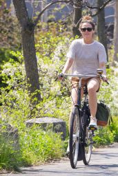 Keri Russell Bike Ride in New York 04-29-2024