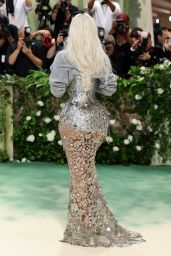 Kim Kardashian at Met GAla 2024 (more photos)