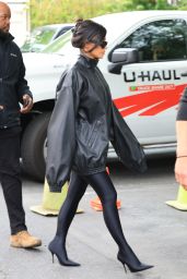 Kim Kardashian Out in Thousand Oaks 04-12-2024